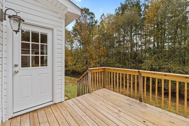 Building Photo - Grovetown home in pool community!