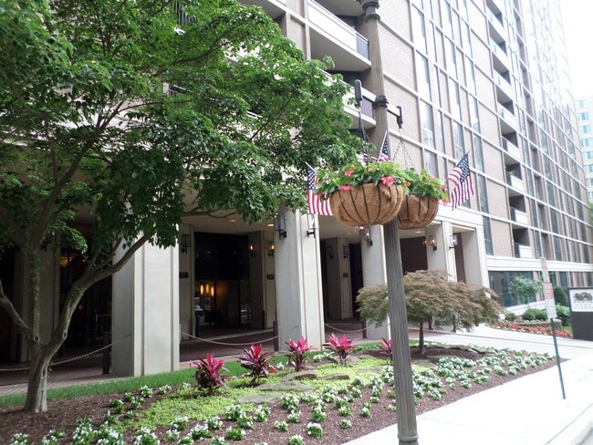 Building Photo - 4620 N Park Ave