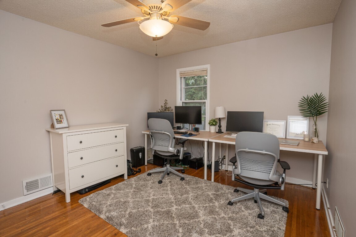 Building Photo - 1905 44th Ave NE