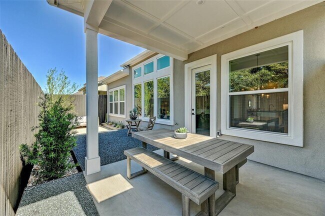 Building Photo - 5820 Harper Park Dr