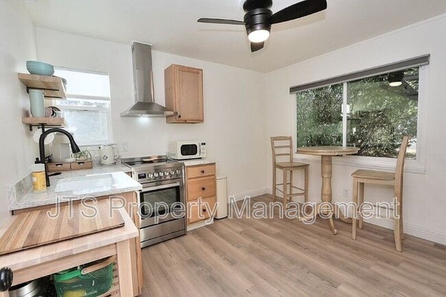 Primary Photo - 6906 Pin Oak Ct