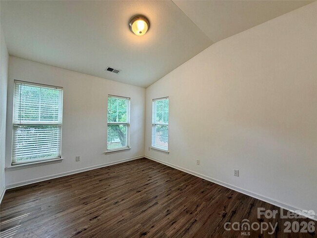 Building Photo - 10968 Princeton Village Dr