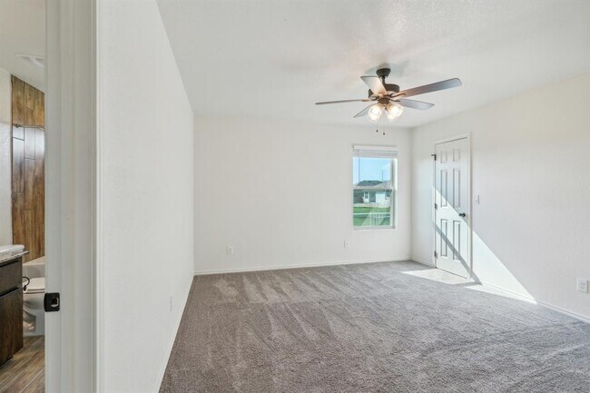 Building Photo - 2416 Alterman Dr