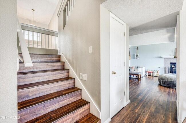 Building Photo - 12748 Tierra Pueblo Dr