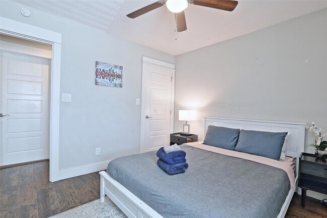 Building Photo - 4804 W Wind Trail