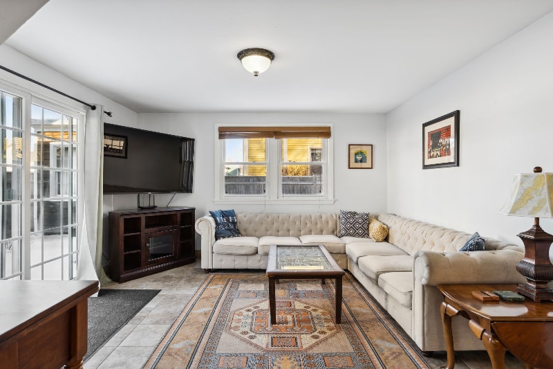 Building Photo - 103 Gray St