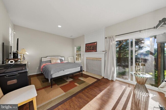 Building Photo - 1122 Cypress Tree Pl