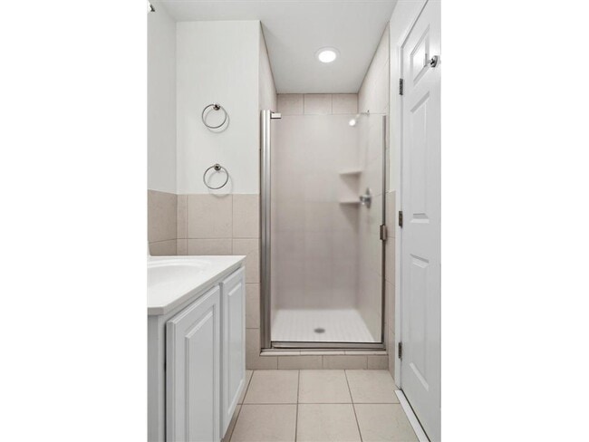 Building Photo - 325 W River Pkwy