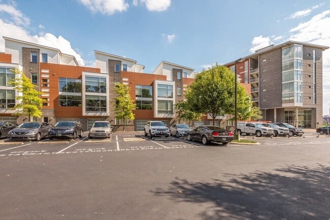 Building Photo - 2115 Yeaman Pl