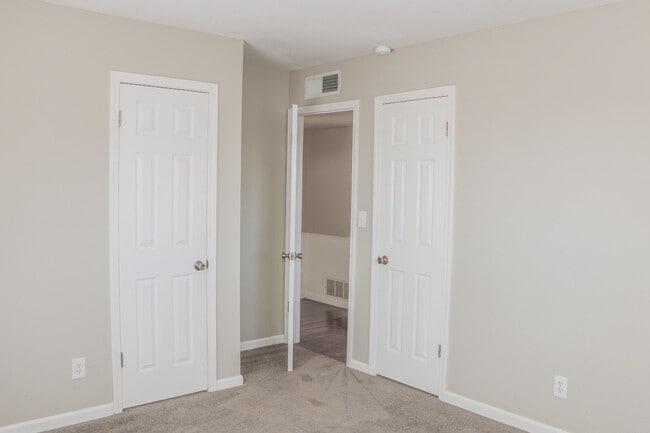 Building Photo - 816 Marimba Dr