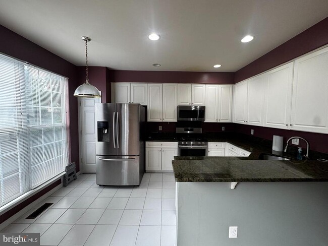 Building Photo - 6036 Lincolnia Rd