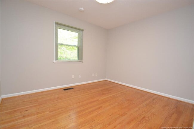 Building Photo - 806 Kingswood Dr
