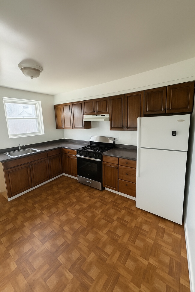 Building Photo - 5011 Jackson St