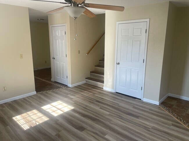 LIVING ROOM AREA - 2816 Independence St