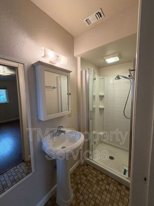 Building Photo - 2011 Mangrum Ave