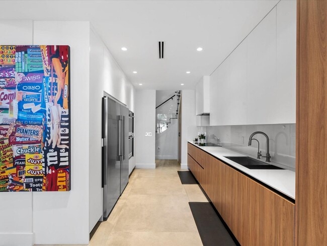 Building Photo - 3753 NE 214th St