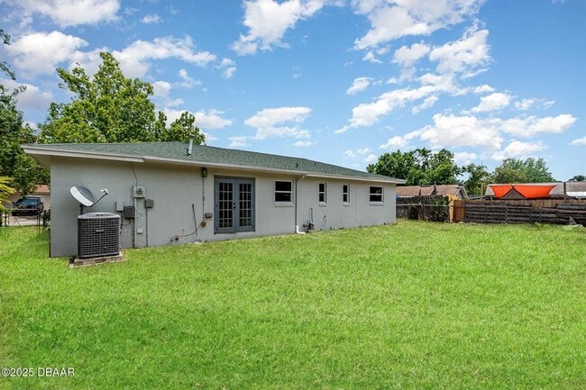 Building Photo - 1808 Green Pl