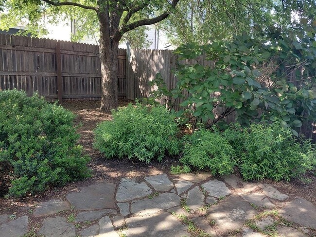 Building Photo - 1612 Poppy Seed Ln