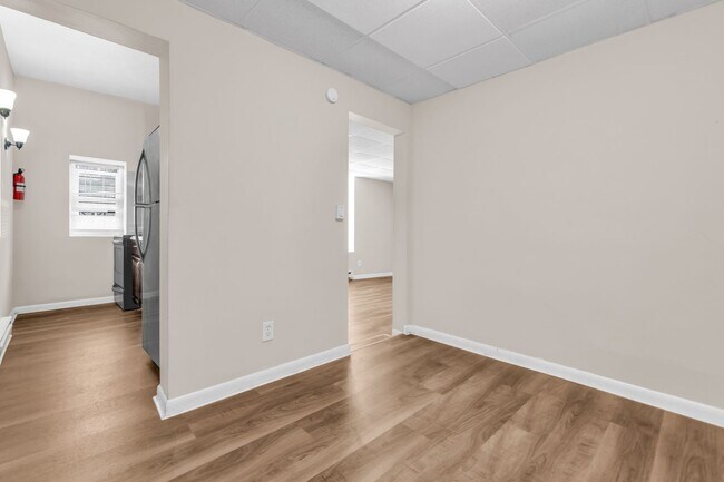 Building Photo - 439 Walnut St
