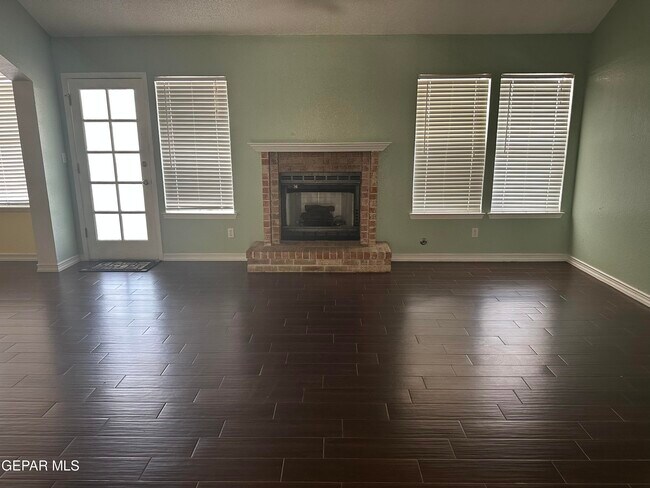 Building Photo - 408 Hadley Pl