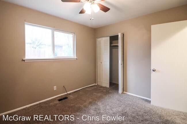 Building Photo - 3 br, 2 bath House - 5233 S. 67th E. Place