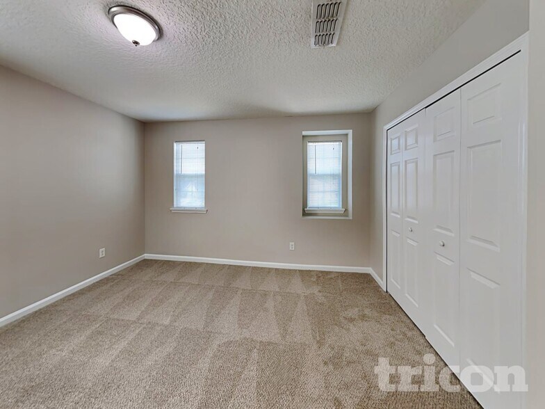 Building Photo - 11982 Alexandra Dr