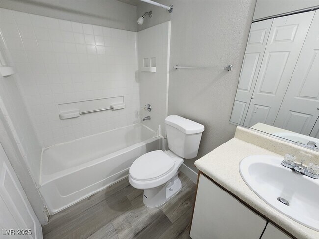 Building Photo - 2750 S Durango Dr