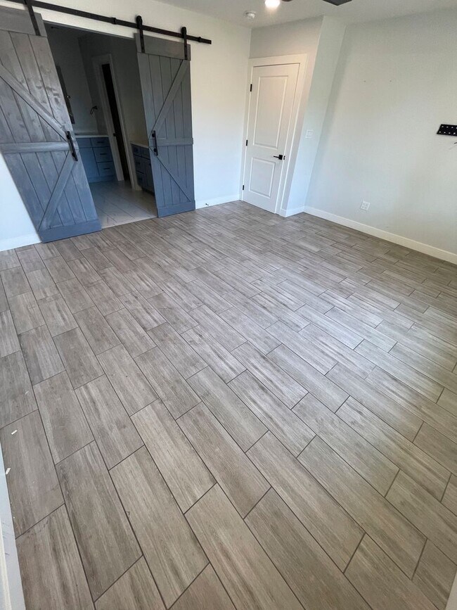 Building Photo - NO HOA Heated Pool-Gorgeous 3bed/2bath Home in Old Town Scottsdale