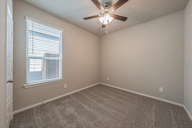 Building Photo - 3113 Pecan Farm Ln