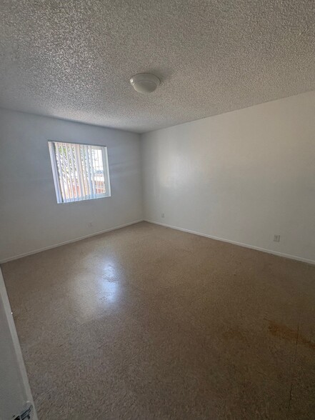 Building Photo - 12048 Sand Ave