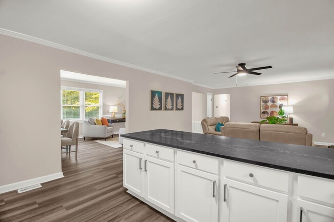 Building Photo - 200 Cedarwood Trail