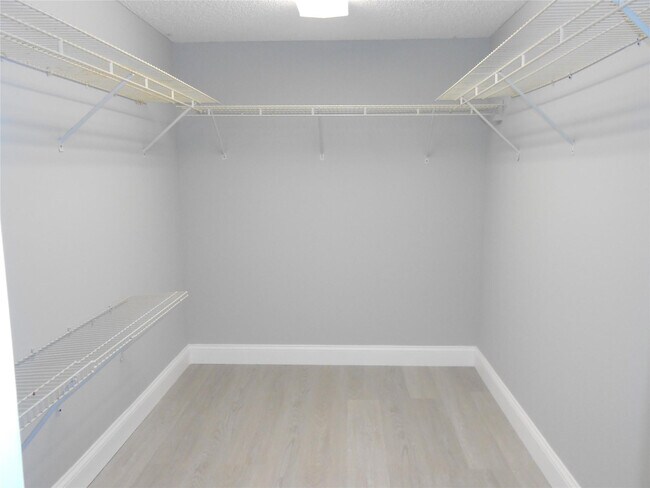 Building Photo - 2602 Nassau Bend