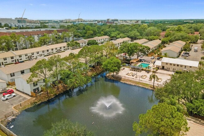 Building Photo - 13915 Heritage Club Dr