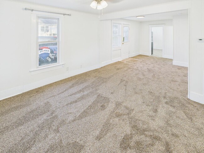 Building Photo - 309 W South St