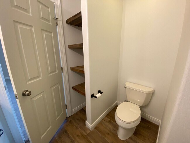 Building Photo - A RELAXING RETREAT - 3 bd/2.5 bath Twin Home for Rent