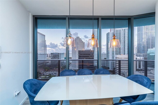 Building Photo - 801 S Miami Ave