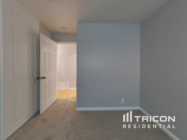 Building Photo - 2334 Teal Ct