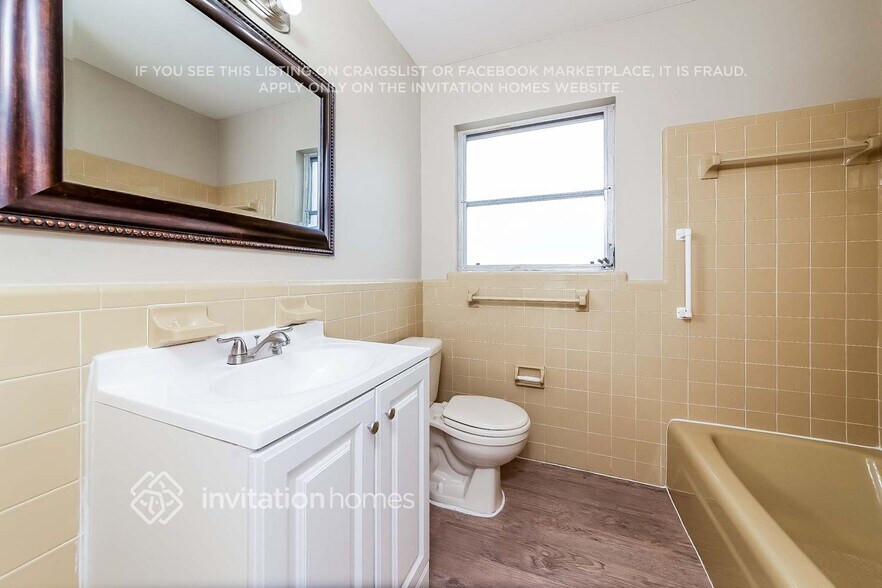 Building Photo - 3218 Oxford Dr W