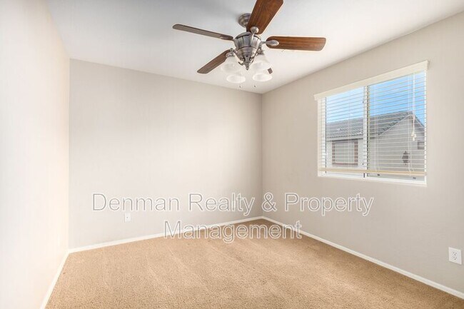 Building Photo - 4262 E Carla Vista Dr