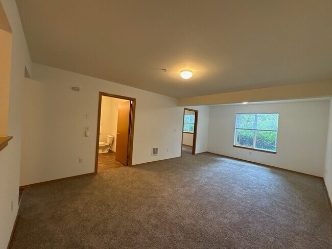 Building Photo - Welcome to Belleau Woods!
