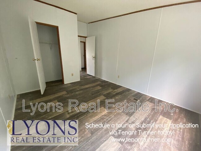 Building Photo - 607 Crestview Dr