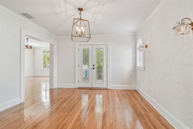 Building Photo - 3120 S Julia Cir