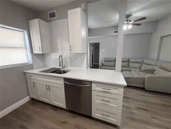 Building Photo - 6035 Sage Dr