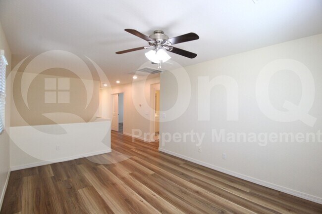 Building Photo - 139 E Bluejay Dr