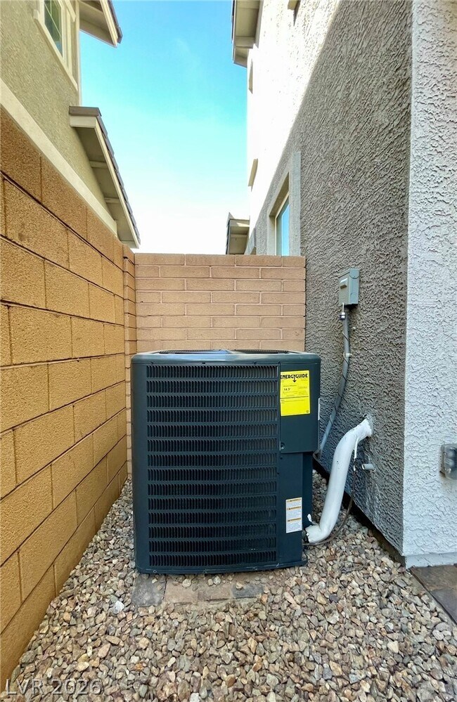 Building Photo - 702 Cottonwood Hl Pl