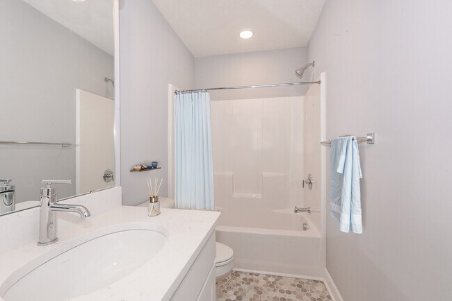 Building Photo - 2184 E 97th St