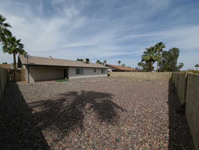 Building Photo - EXCELLENT HOME WITH MOUNTAIN VIEWS!
