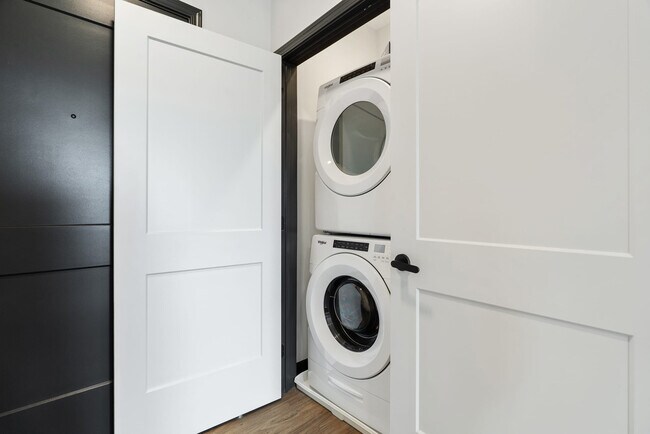 Building Photo - 423 E Michigan St