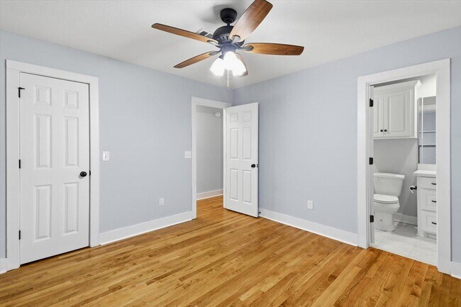 Building Photo - 117 McCree Dr