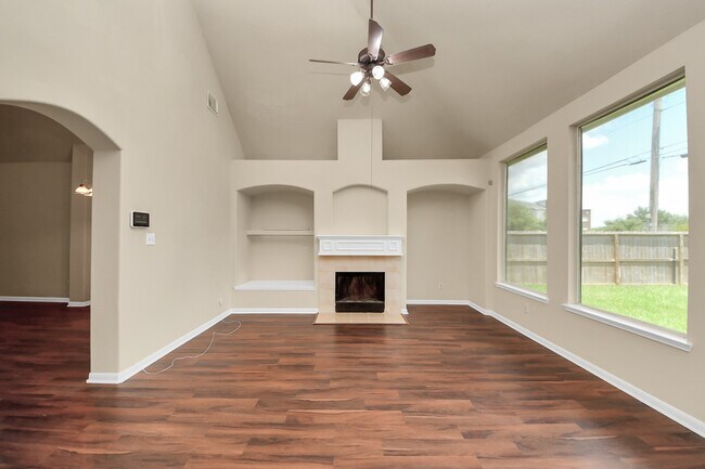 Building Photo - 530 Majestic Ridge Dr
